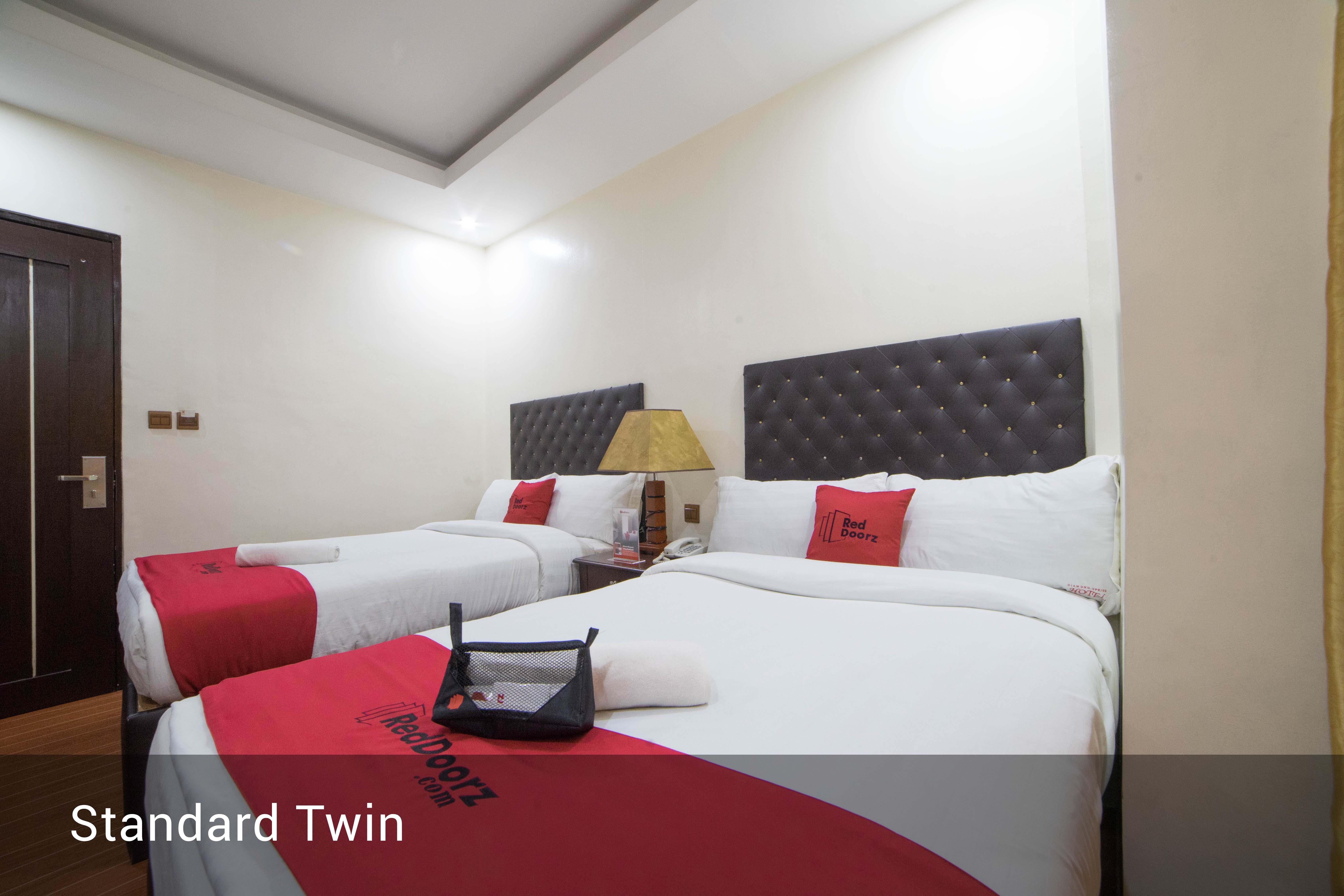 Reddoorz Plus @ Balibago Angeles City Экстерьер фото