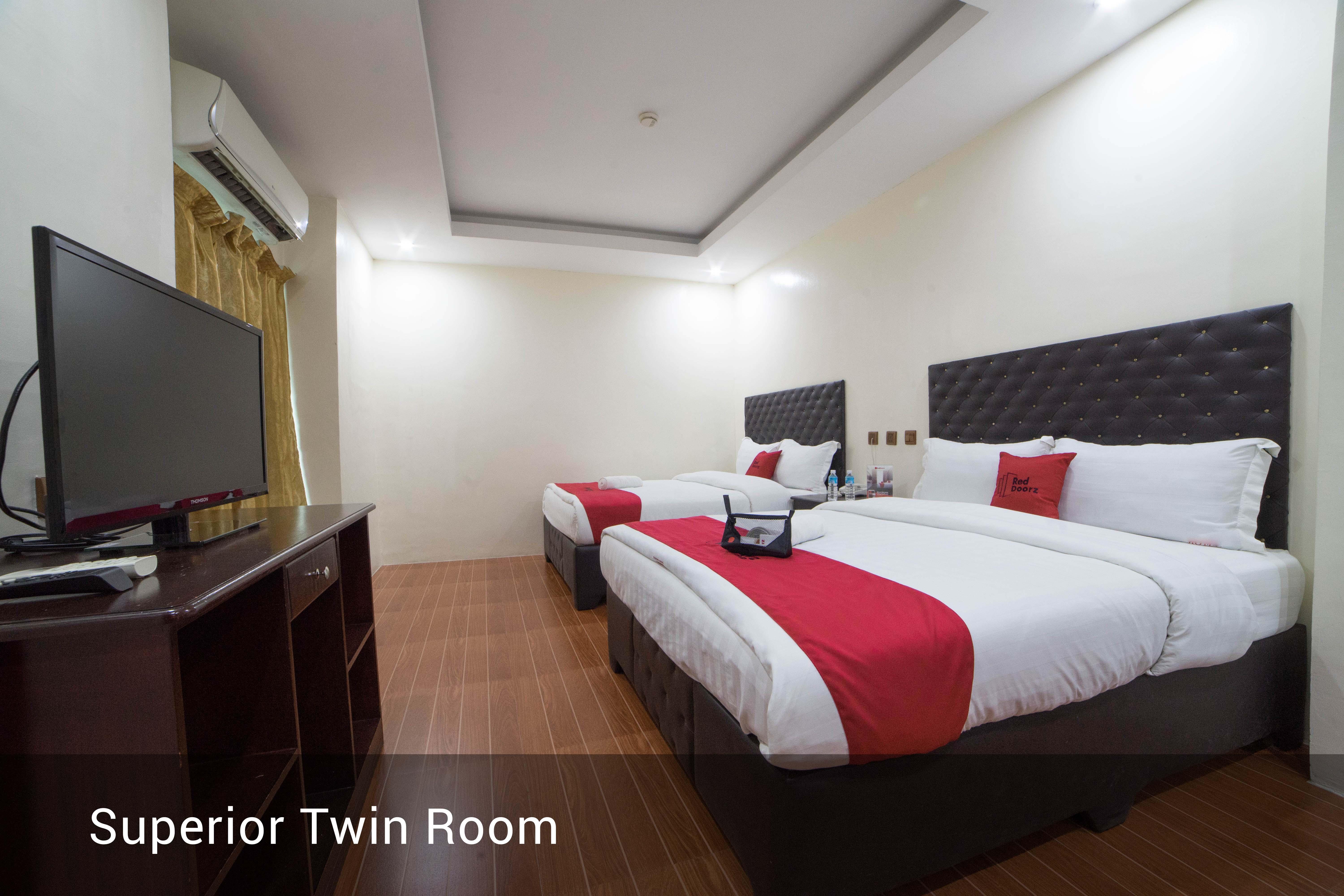 Reddoorz Plus @ Balibago Angeles City Экстерьер фото