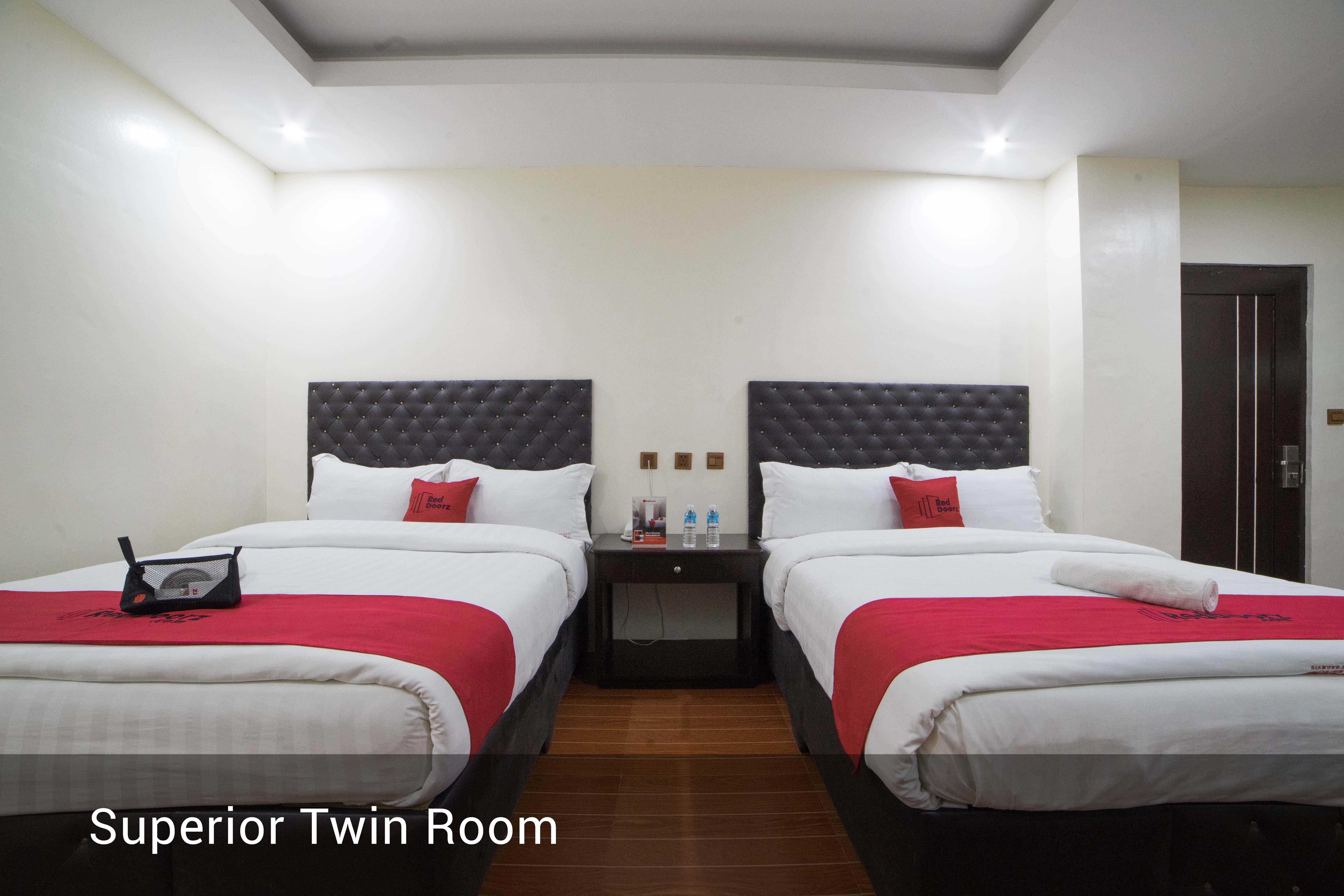 Reddoorz Plus @ Balibago Angeles City Экстерьер фото
