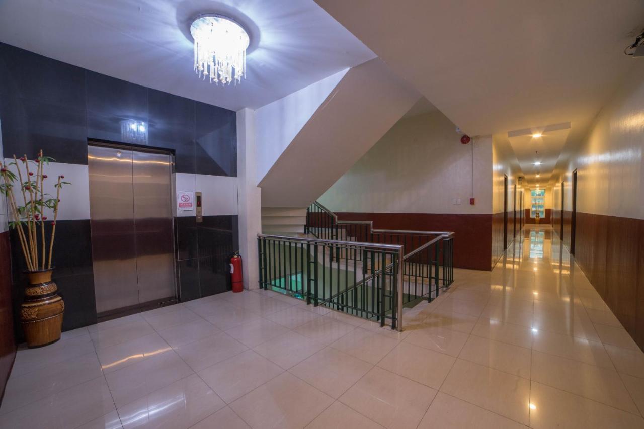 Reddoorz Plus @ Balibago Angeles City Экстерьер фото